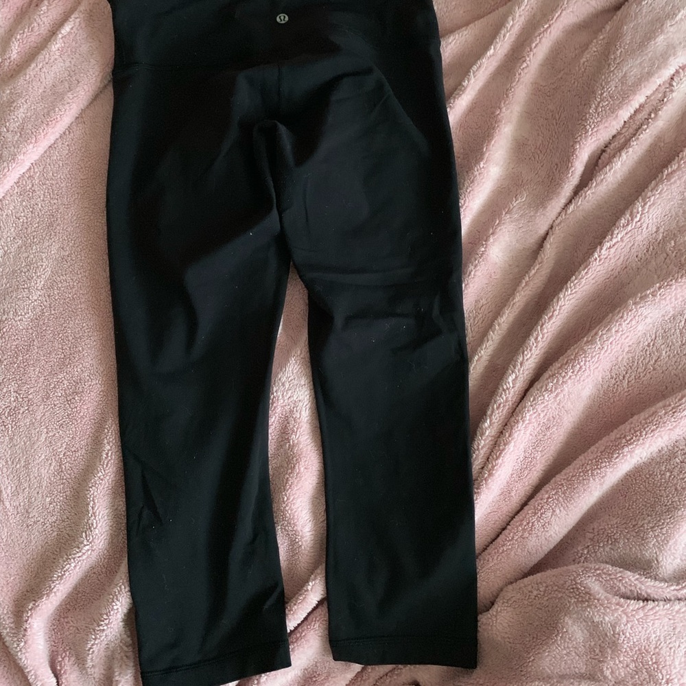 Black lulu lemon leggings!